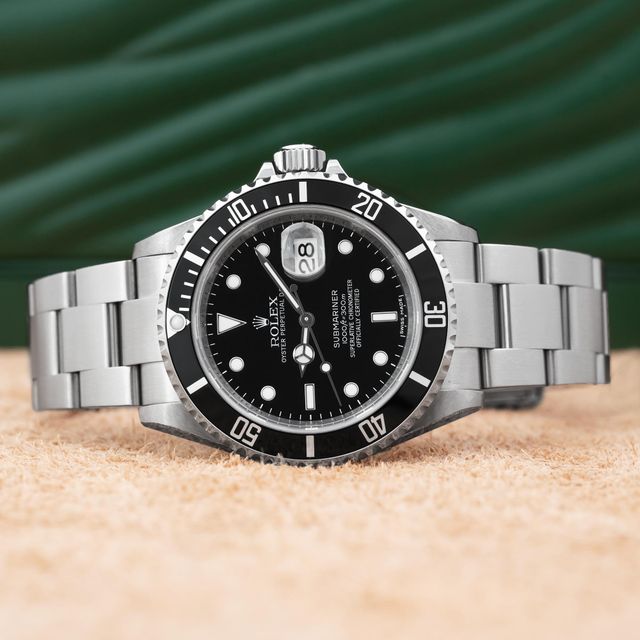 Rolex Submariner 16610 Image 2